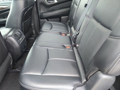 Used 2014 Nissan Pathfinder SL w/ Cargo Package FWD image 18