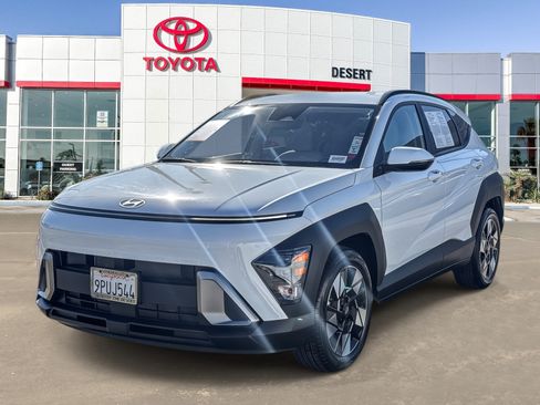 Used 2025 Hyundai Kona SEL FWD image 3