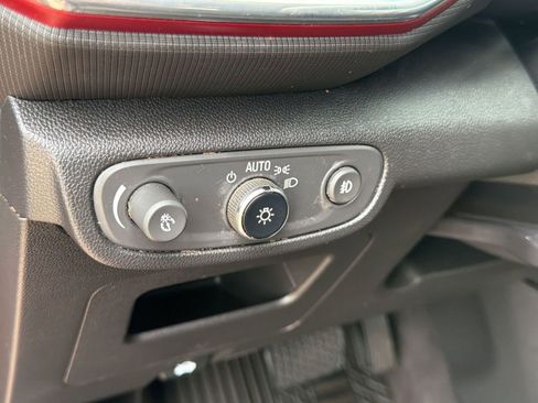 Used 2022 Chevrolet TrailBlazer RS FWD image 18