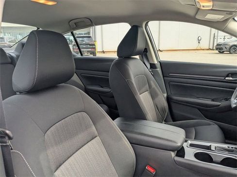 Used 2024 Nissan Altima 2.5 SV image 34