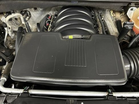Used 2022 Chevrolet Silverado 1500 LTZ w/ Technology Package AWD/4WD image 9