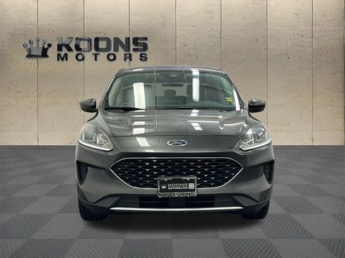 Used 2020 Ford Escape SE image 3