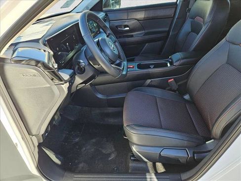 New 2026 Nissan Kicks SR image 4