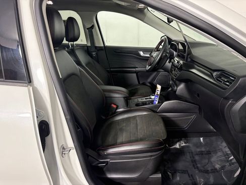 Certified 2022 Ford Escape SEL w/ SEL Stealth AWD Package image 36