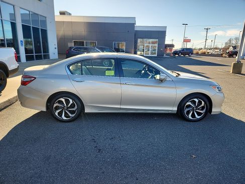 Used 2017 Honda Accord EX-L image 7