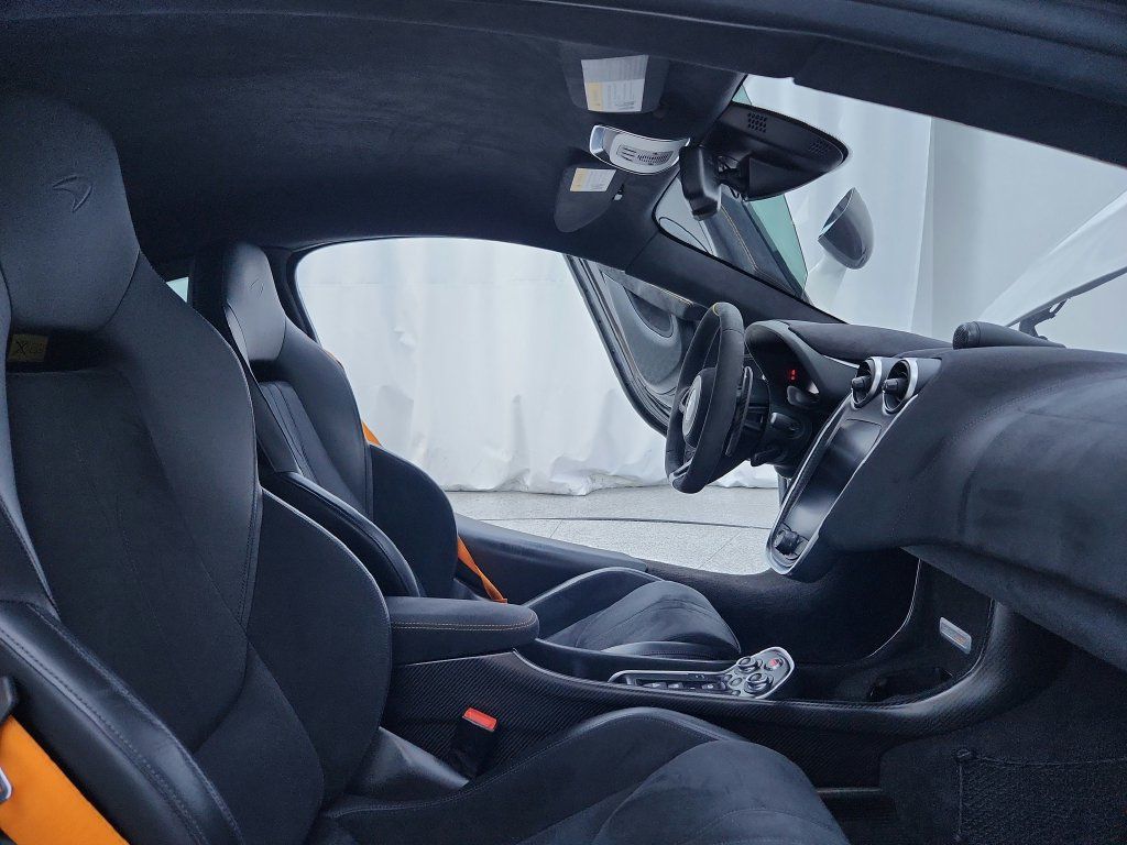 Used 2019 McLaren 600LT RWD image 17