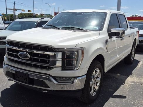 Used 2021 Ford F150 Lariat w/ Equipment Group 502A High AWD/4WD image 3