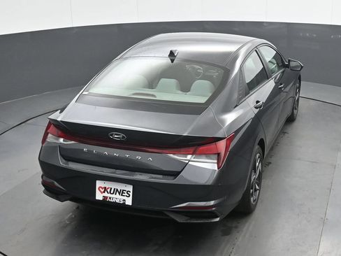 Used 2023 Hyundai Elantra SEL w/ Convenience Package FWD image 30
