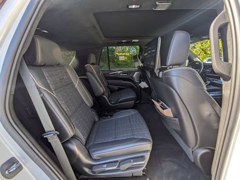Certified 2023 Cadillac Escalade Premium Luxury Platinum w/ LPO, Radiant Package AWD/4WD image 37