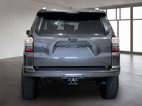 Used 2015 Toyota 4Runner Limited AWD/4WD image 4