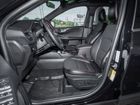 Used 2025 Ford Escape ST-Line w/ Tech Pack #1 FWD image 10