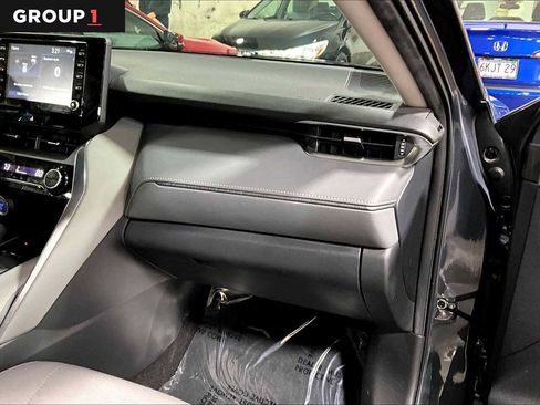 Certified 2021 Toyota Venza LE image 18