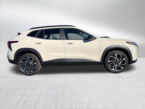 New 2026 Chevrolet Trax RS w/ Driver Confidence Package image 2