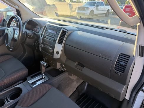 Used 2010 Nissan Frontier PRO-4X AWD/4WD image 19