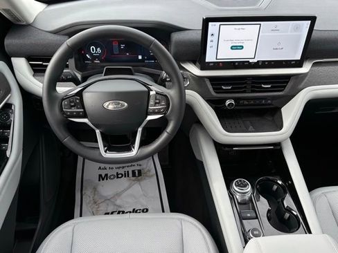 Certified 2025 Ford Explorer Platinum w/ Ultimate Package image 16