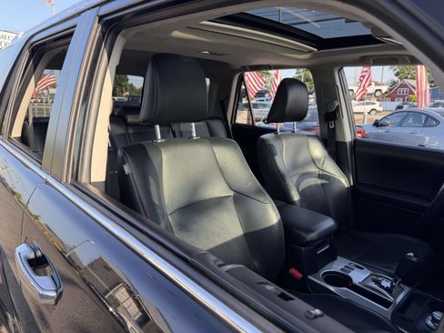 Used 2022 Toyota 4Runner Limited AWD/4WD image 11