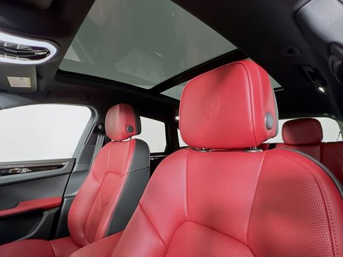 New 2026 Porsche Macan image 14