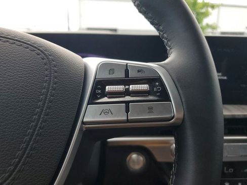 Used 2025 Kia Telluride EX w/ EX Captain's Chair Package AWD/4WD image 26