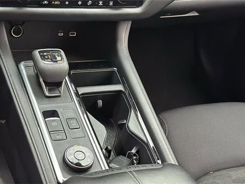 Used 2024 Nissan Pathfinder SV image 20