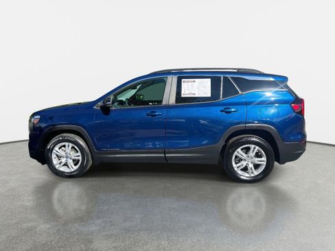 Used 2022 GMC Terrain SLE w/ Driver Convenience Package image 8