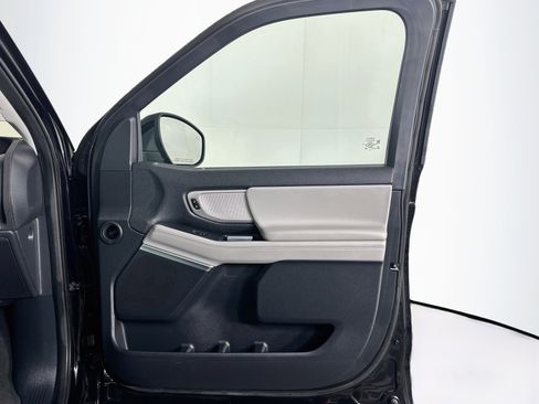 Used 2025 Ford Expedition Active AWD/4WD image 36