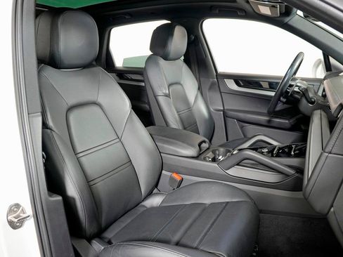 Certified 2024 Porsche Cayenne S w/ Premium Package Plus image 39