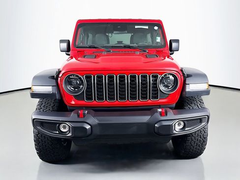 Used 2025 Jeep Wrangler Unlimited Rubicon image 2