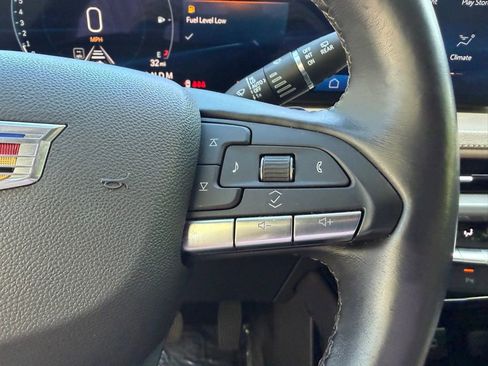 Used 2025 Cadillac XT4 Premium Luxury image 22