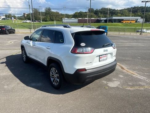 Used 2019 Jeep Cherokee Latitude Plus AWD/4WD image 6