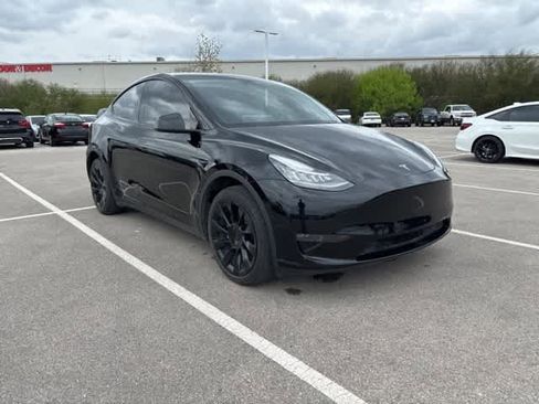 Used 2023 Tesla Model Y Long Range image 7