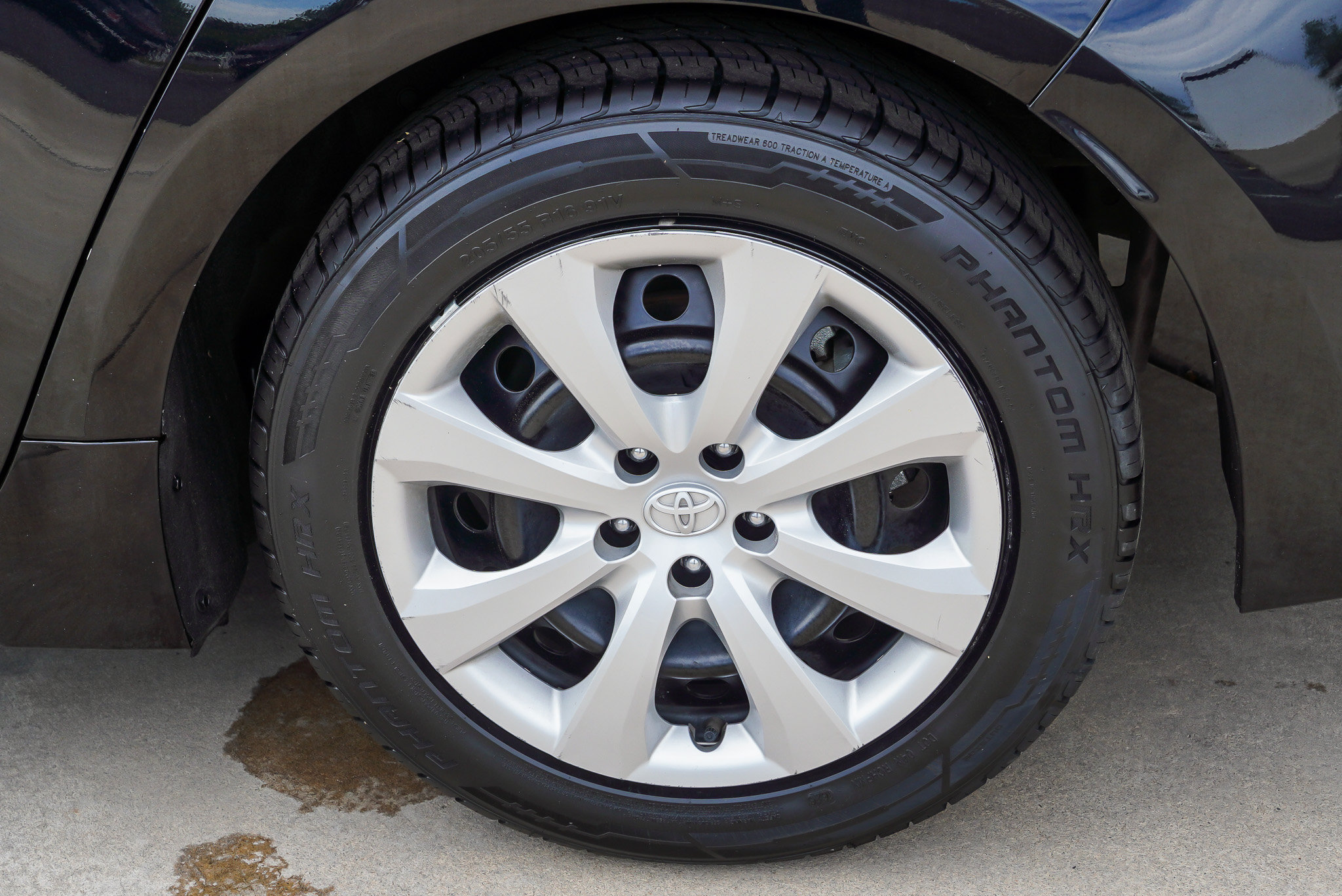 Used 2025 Toyota Corolla LE FWD image 13