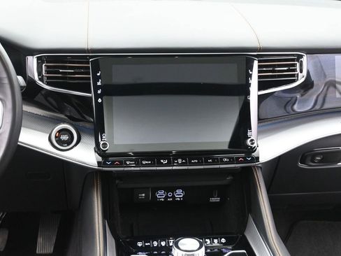 Used 2023 Jeep Grand Wagoneer Series III image 27