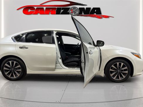 Used 2016 Nissan Altima 2.5 SV w/ Convenience Package image 14