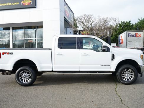 Used 2019 Ford F250 Lariat w/ Lariat Value Package image 6