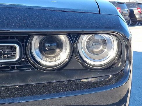 Used 2017 Dodge Challenger GT w/ Driver Convenience Group image 9