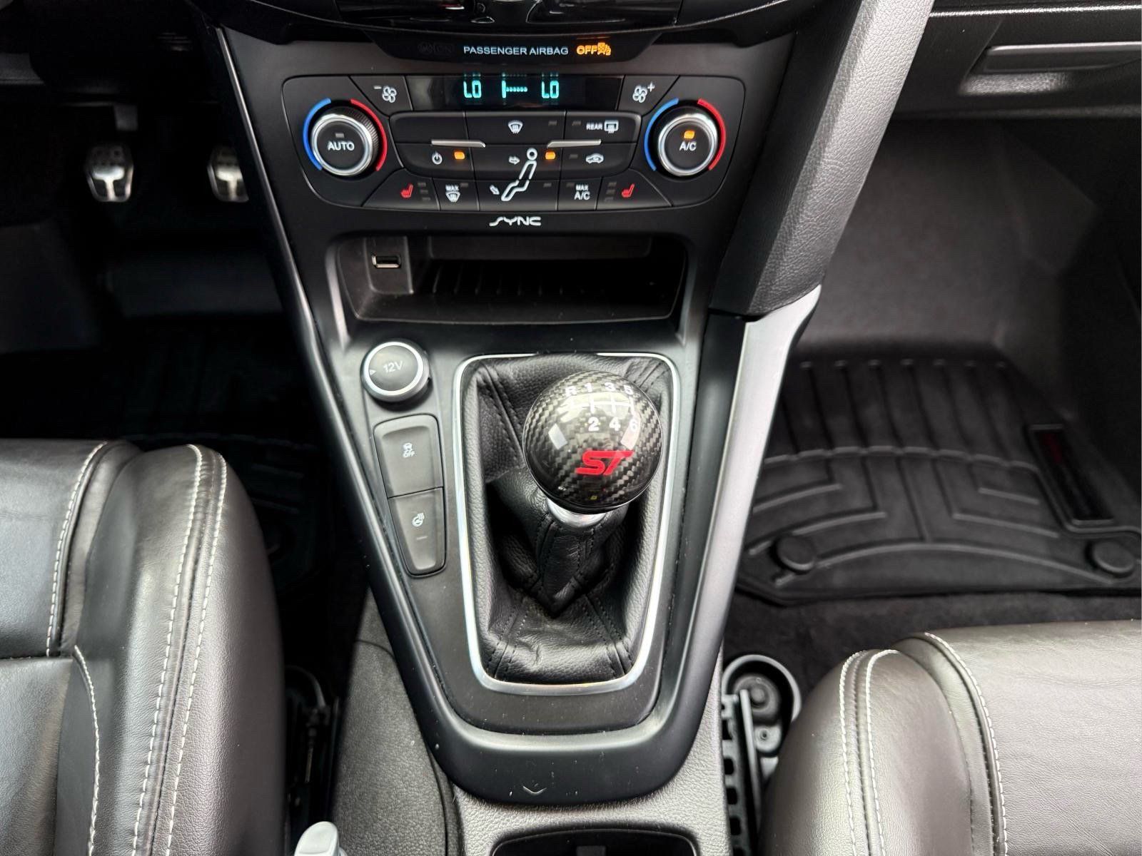 Used 2017 Ford Focus ST w/ Equipment Group 402A FWD image 23