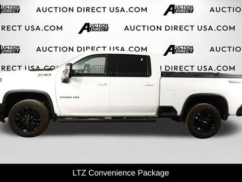 Used 2025 Chevrolet Silverado 2500 LTZ w/ LTZ Plus Package AWD/4WD image 5