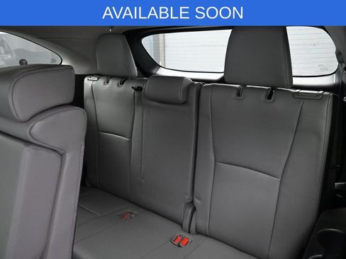 Used 2022 Toyota Highlander Limited AWD/4WD image 32