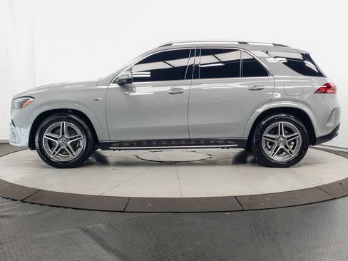 Used 2025 Mercedes-Benz GLE 450e 4MATIC image 4