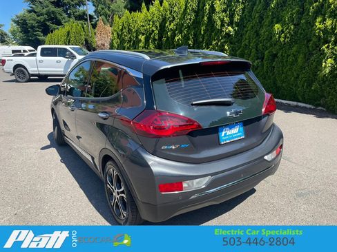 Used 2017 Chevrolet Bolt Premier w/ Driver Confidence II Package FWD image 8