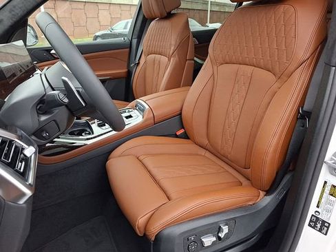 Certified 2026 BMW X7 xDrive40i AWD/4WD image 9