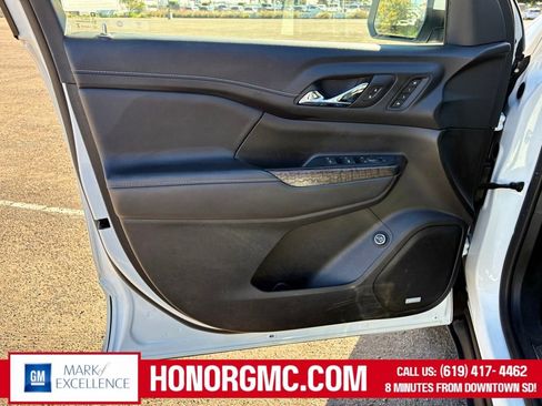 Used 2023 GMC Acadia Denali image 14