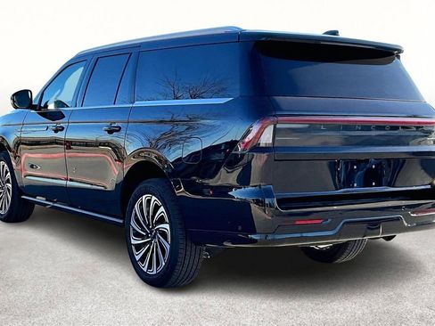Used 2025 Lincoln Navigator L Black Label image 11