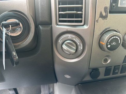 Used 2005 Nissan Titan SE w/ (W01) Utility Bed Pkg image 19