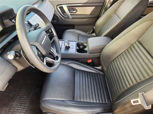 Used 2024 Land Rover Discovery Sport Dynamic SE image 13