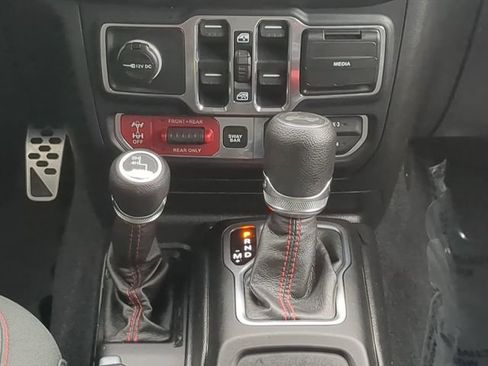 Used 2020 Jeep Wrangler Unlimited Rubicon AWD/4WD image 17