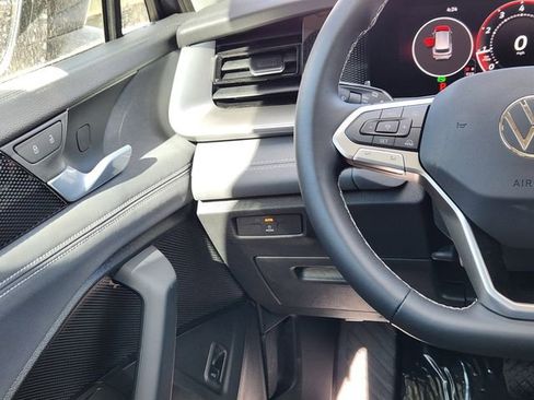 New 2026 Volkswagen Tiguan SE image 26