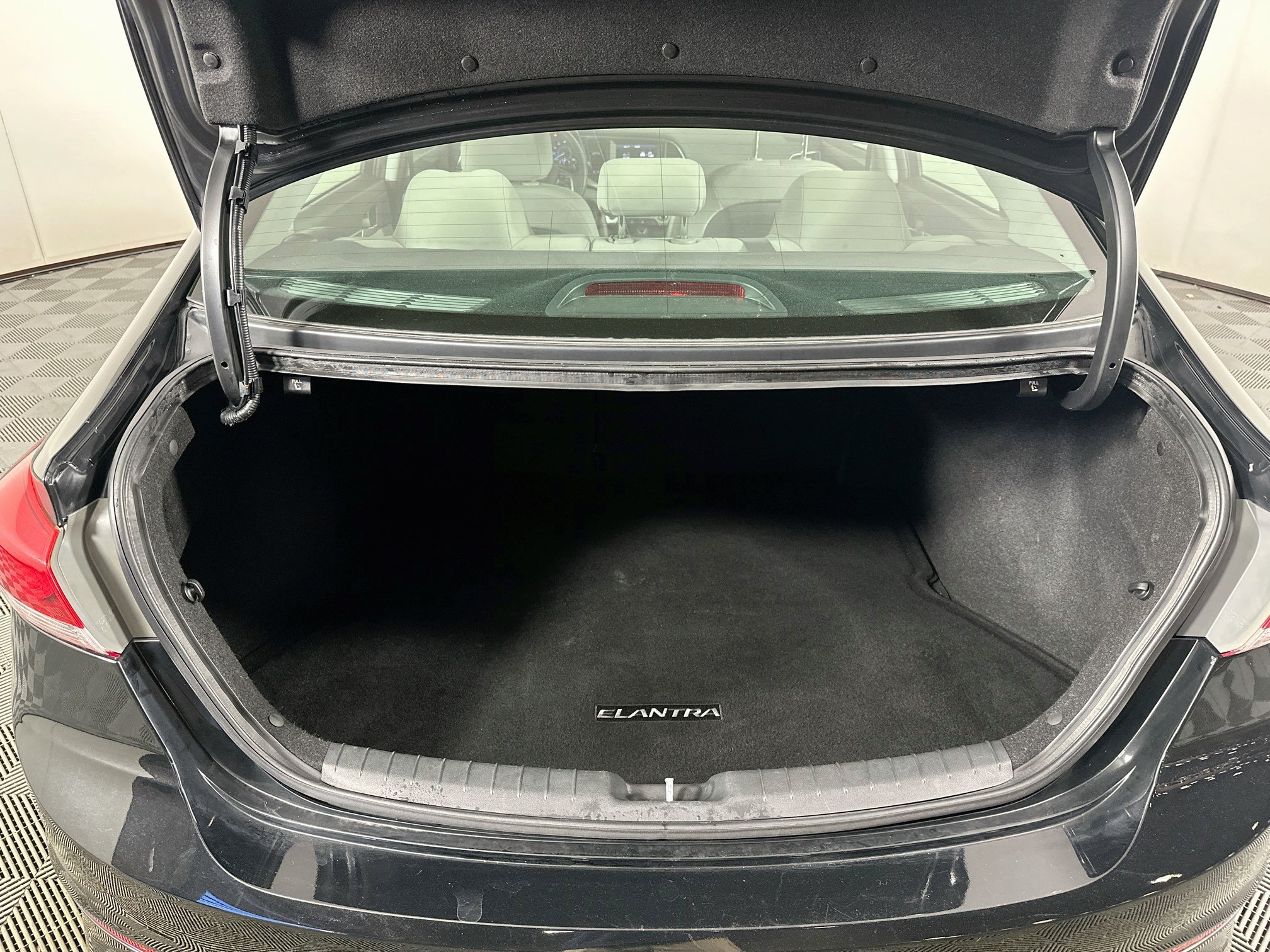 Used 2017 Hyundai Elantra SE FWD image 27