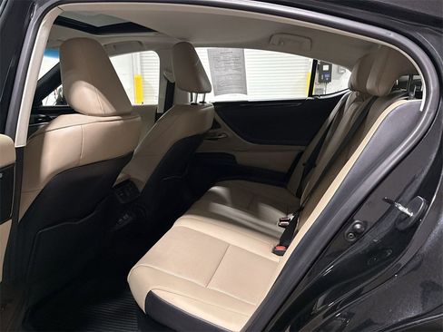 Used 2021 Lexus ES 300h w/ Premium Package image 24