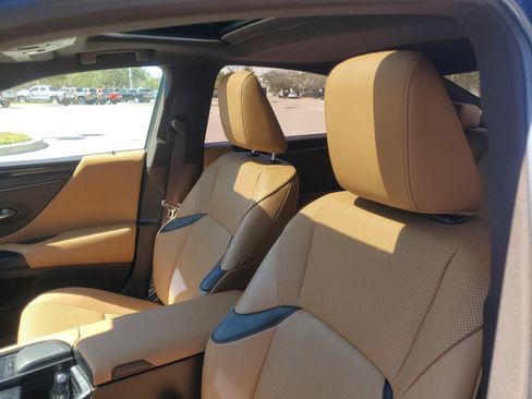 Used 2020 Lexus ES 350 w/ Premium Package image 18